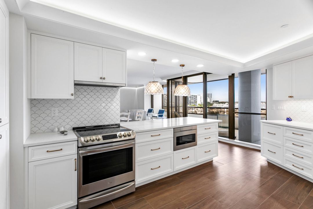 For Sale: $1,100,000 (2 beds, 2 baths, 2448 Square Feet)