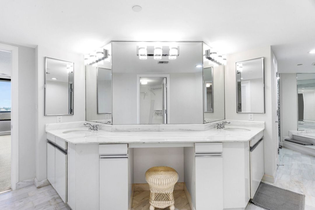 For Sale: $1,100,000 (2 beds, 2 baths, 2448 Square Feet)