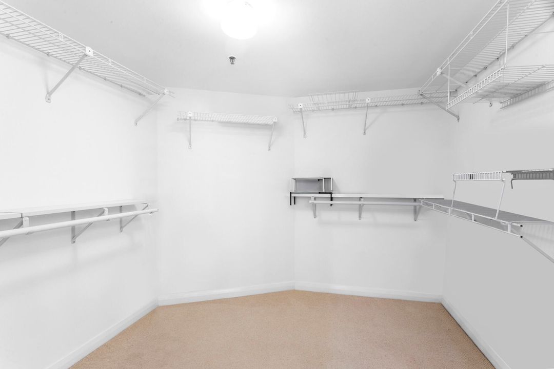 For Sale: $1,100,000 (2 beds, 2 baths, 2448 Square Feet)