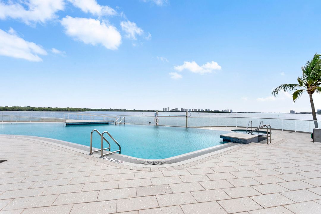 For Sale: $1,100,000 (2 beds, 2 baths, 2448 Square Feet)