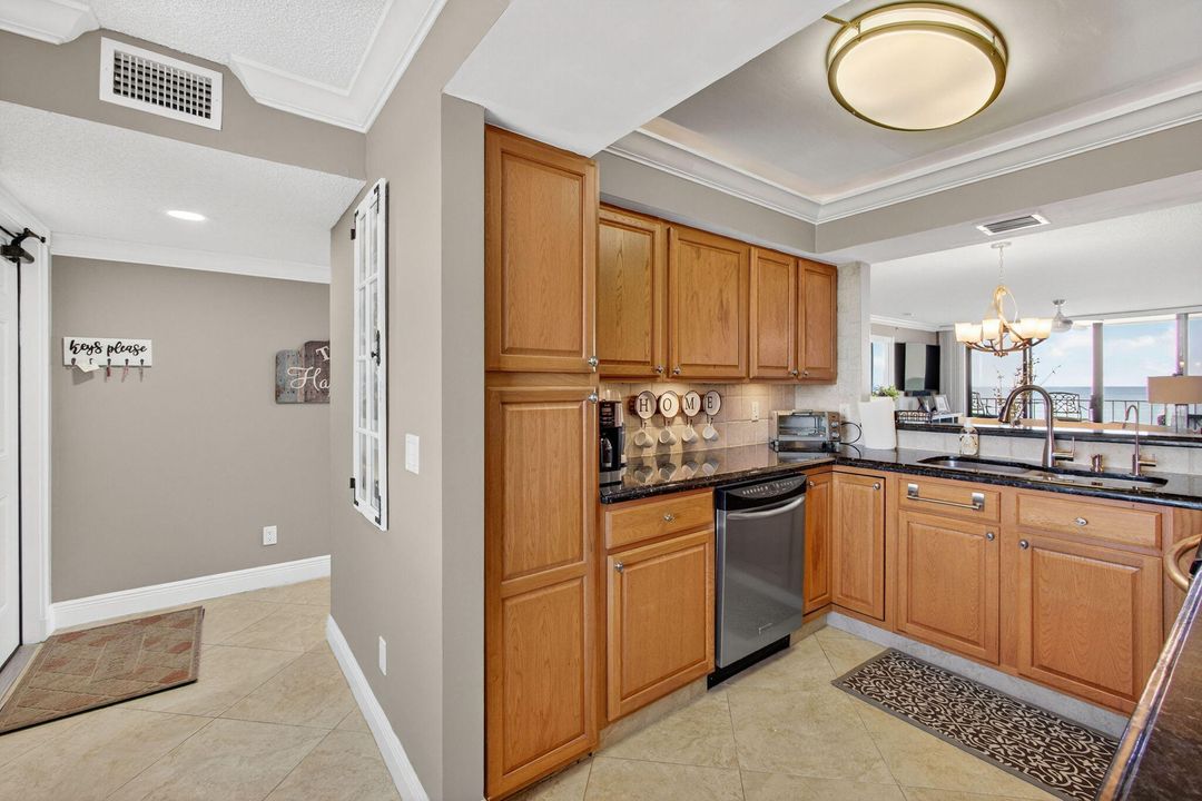 В аренду: $5,000 (2 спален, 2 ванн, 1251 Квадратных фут)