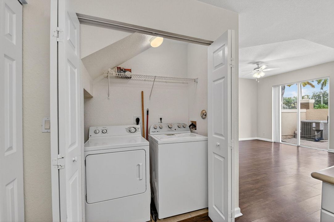 For Rent: $2,050 (2 beds, 2 baths, 1086 Square Feet)