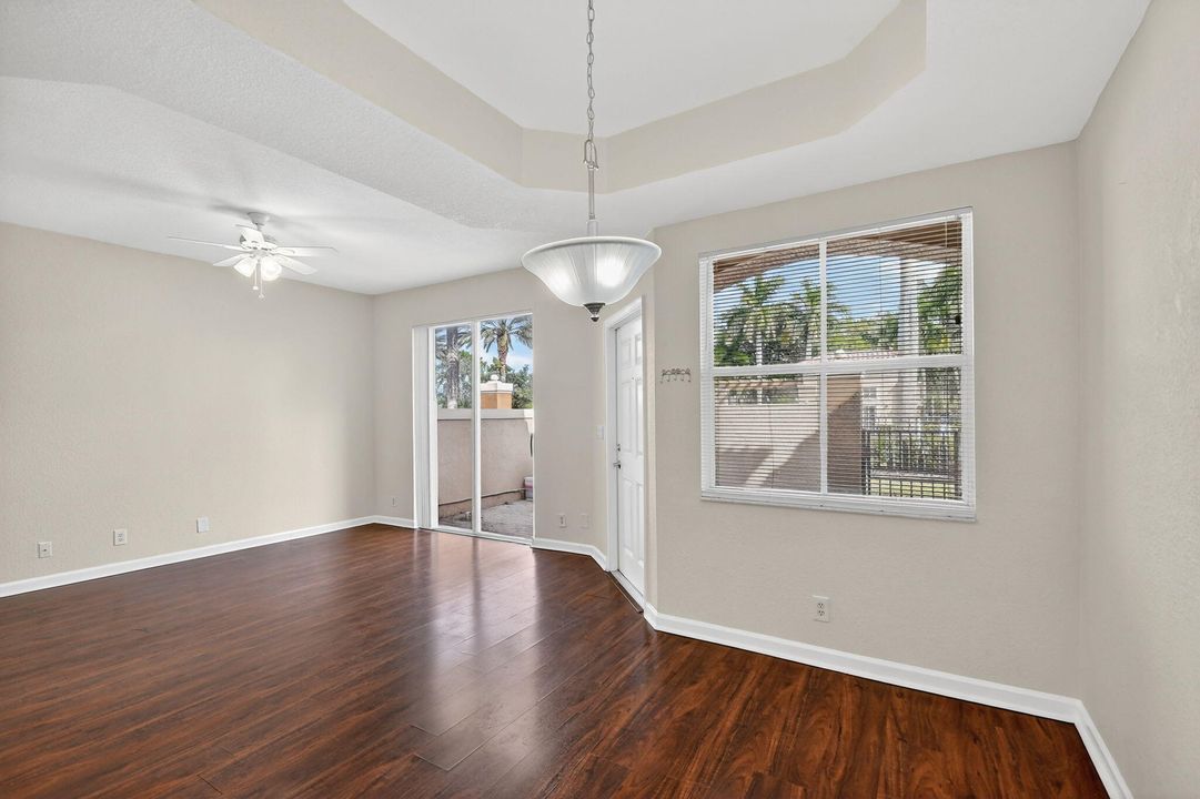 For Rent: $2,050 (2 beds, 2 baths, 1086 Square Feet)