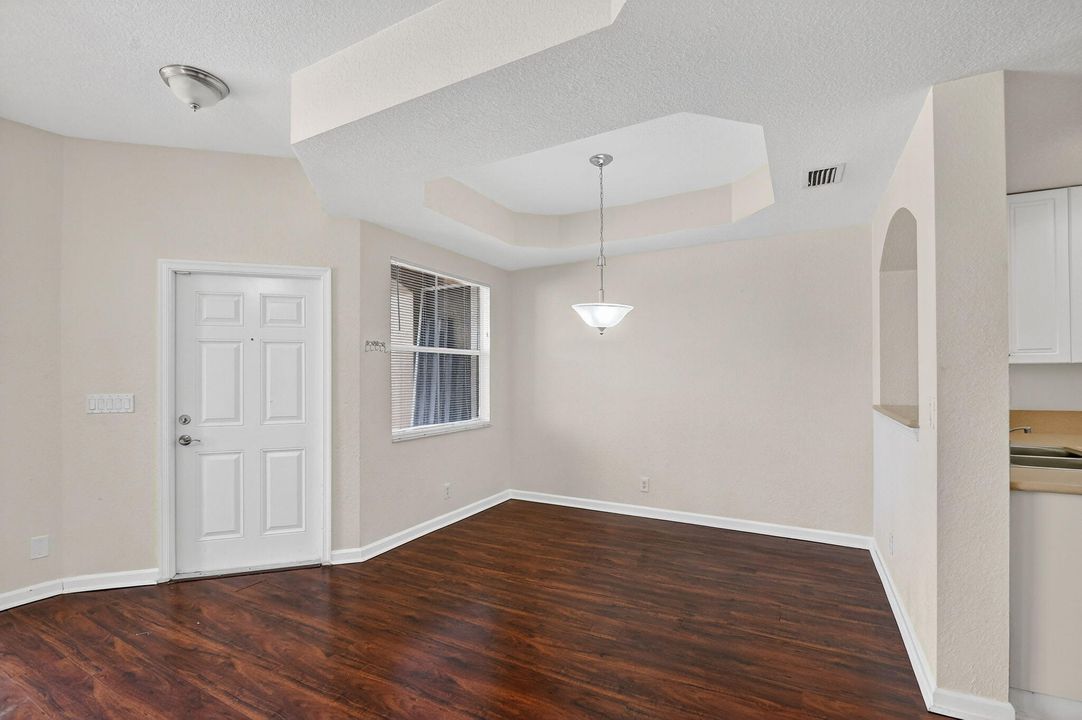 For Rent: $2,050 (2 beds, 2 baths, 1086 Square Feet)