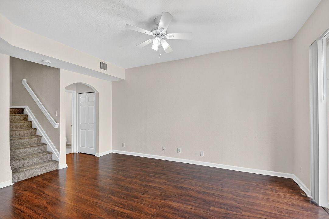 For Rent: $2,050 (2 beds, 2 baths, 1086 Square Feet)