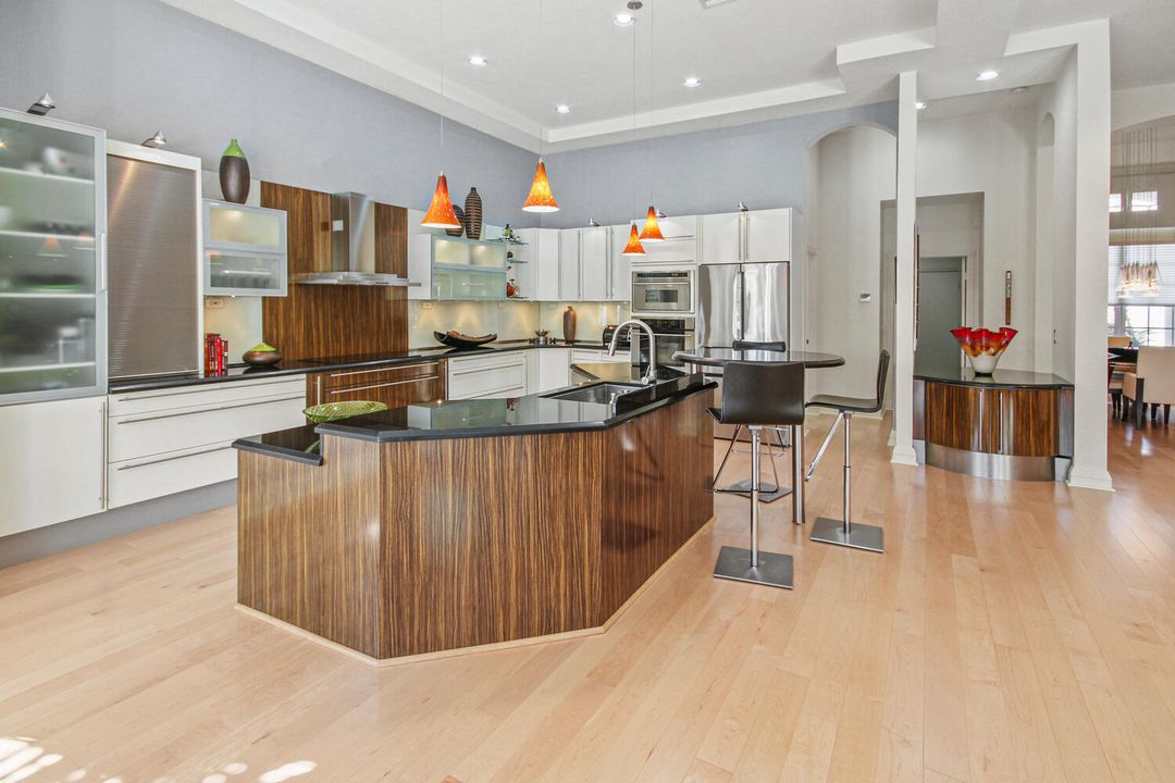 For Sale: $769,000 (3 beds, 2 baths, 2762 Square Feet)