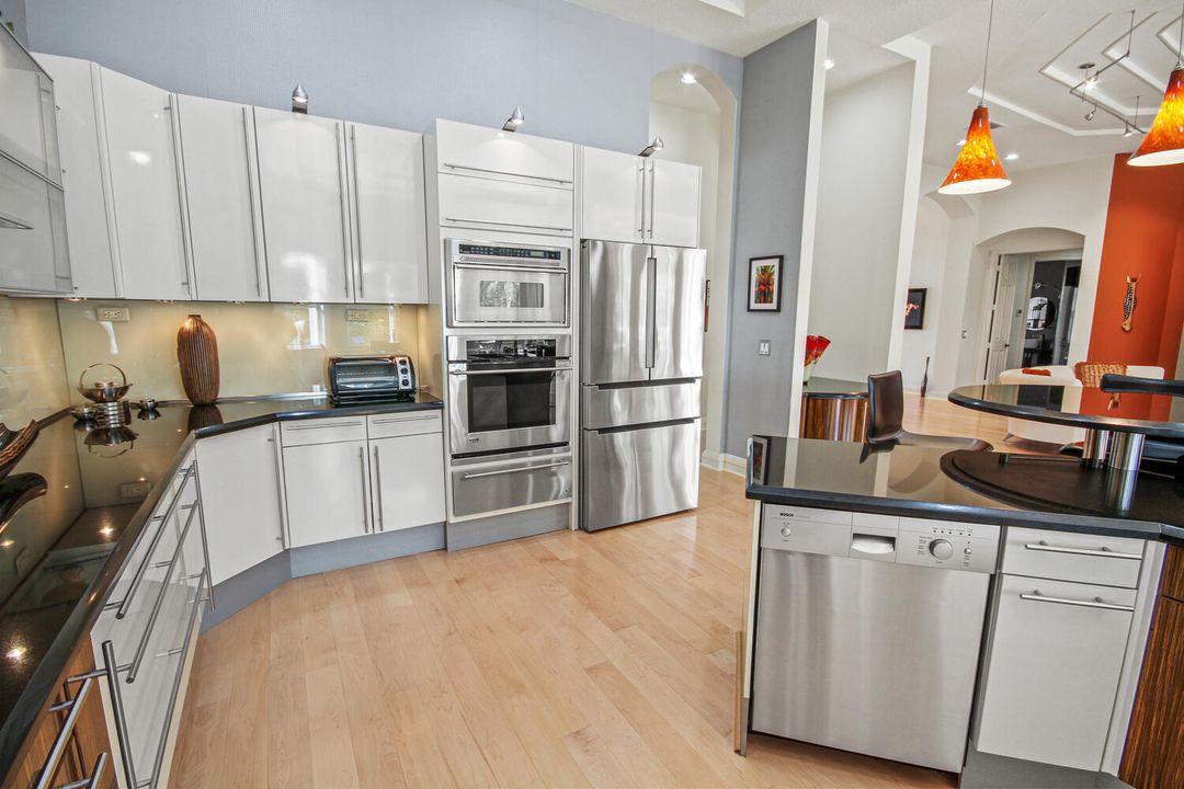 For Sale: $769,000 (3 beds, 2 baths, 2762 Square Feet)