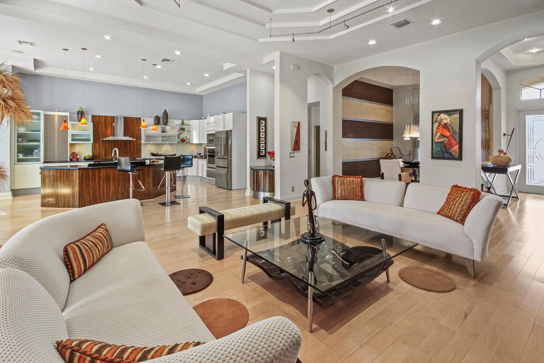 For Sale: $769,000 (3 beds, 2 baths, 2762 Square Feet)