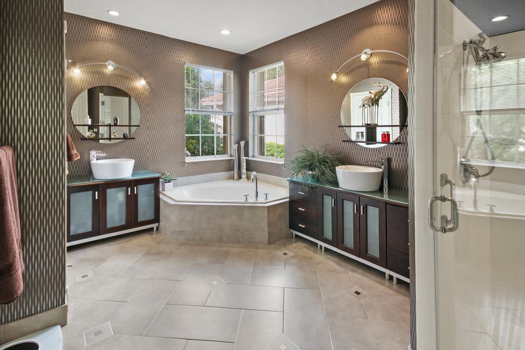 For Sale: $769,000 (3 beds, 2 baths, 2762 Square Feet)