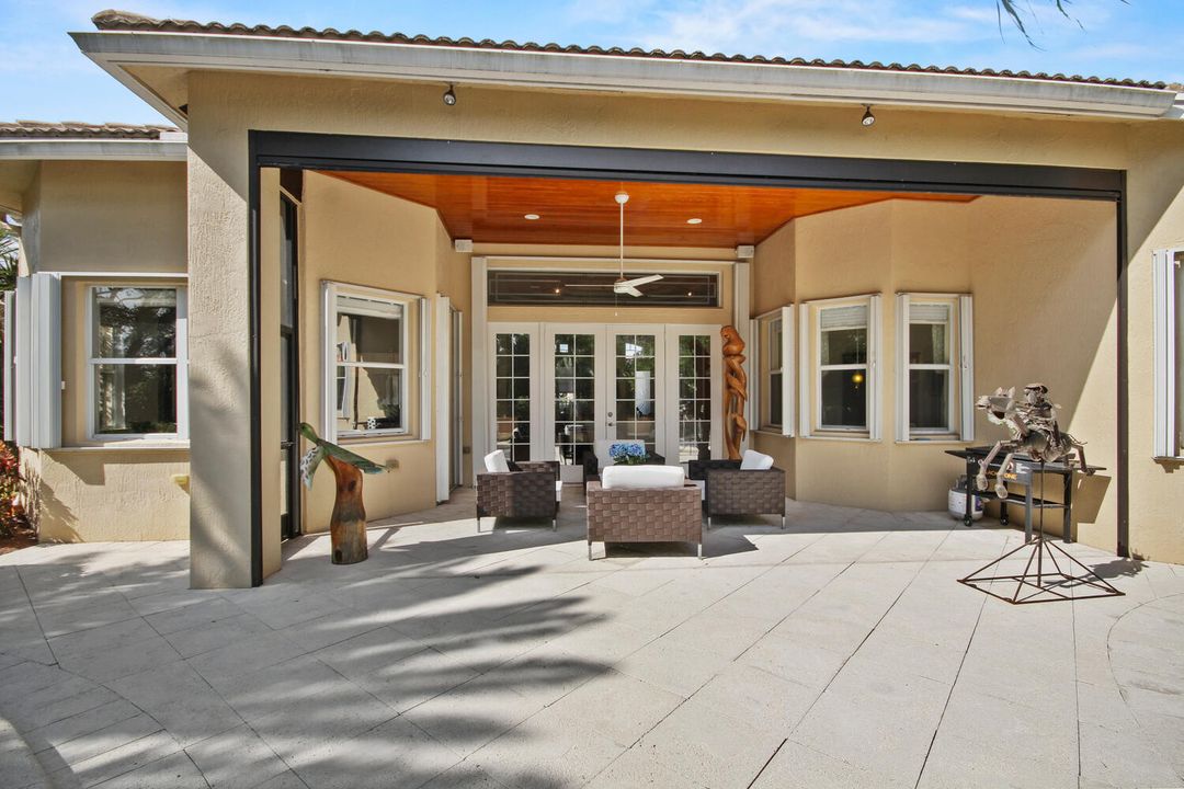 For Sale: $769,000 (3 beds, 2 baths, 2762 Square Feet)