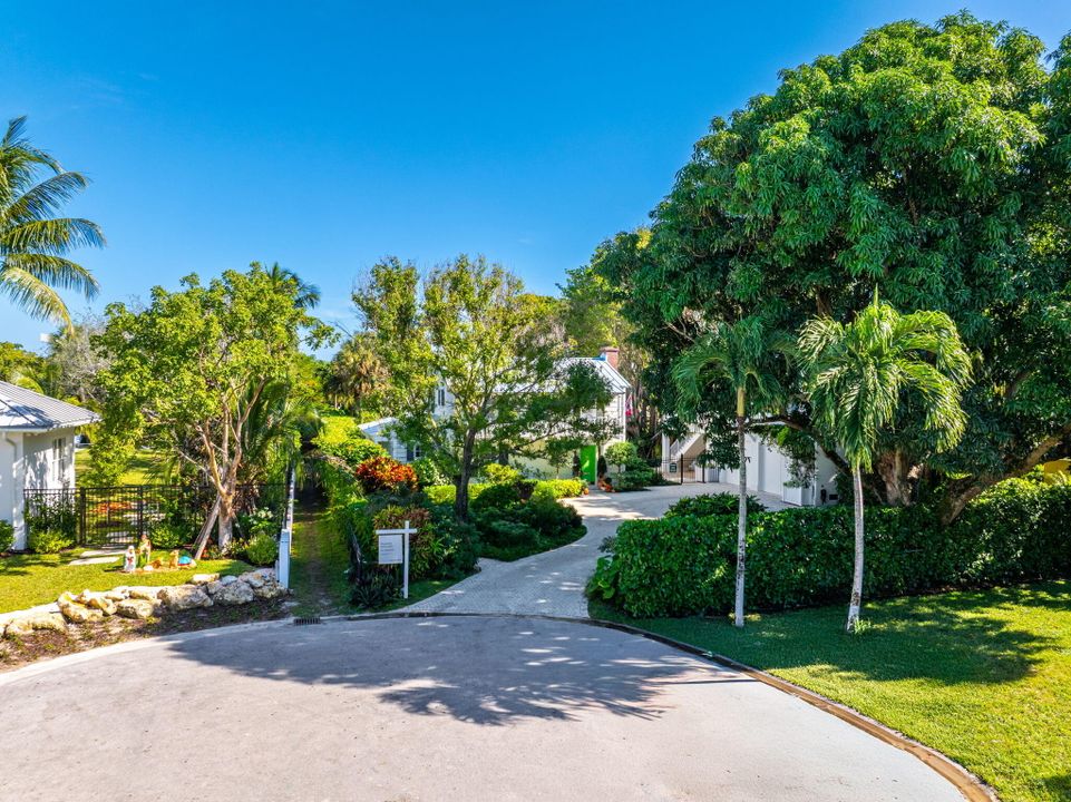 En Venta: $11,000,000 (6 camas, 4 baños, 4512 Pies cuadrados)