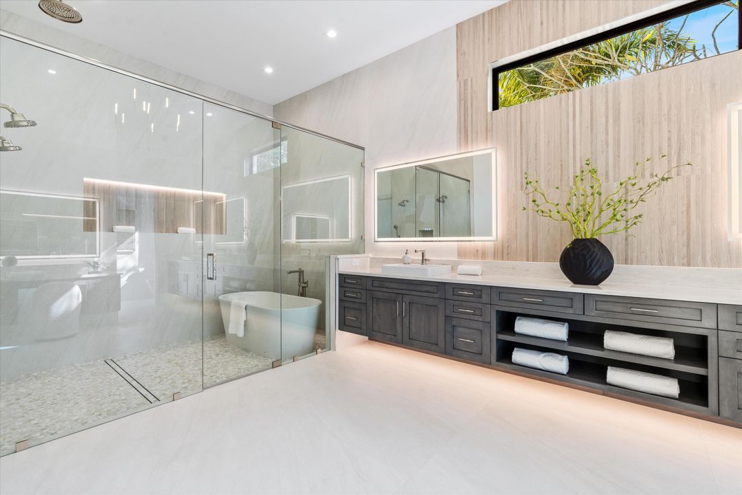 For Sale: $7,500,000 (5 beds, 6 baths, 5020 Square Feet)