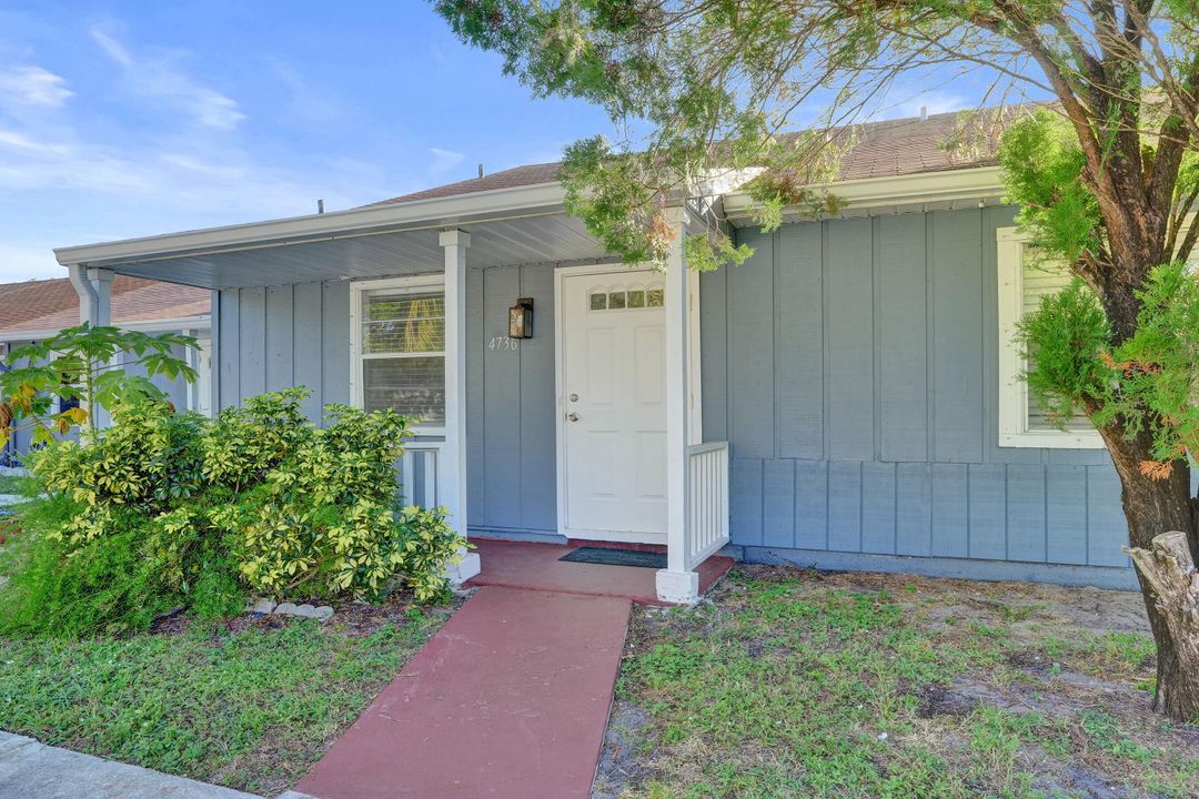 For Sale: $365,000 (2 beds, 2 baths, 994 Square Feet)