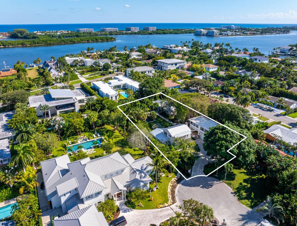 En Venta: $11,000,000 (6 camas, 4 baños, 4512 Pies cuadrados)