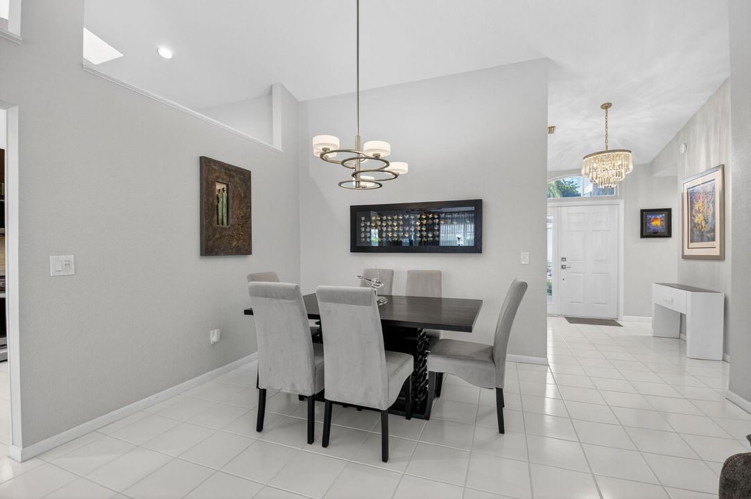 На продажу: $549,000 (2 спален, 2 ванн, 1426 Квадратных фут)