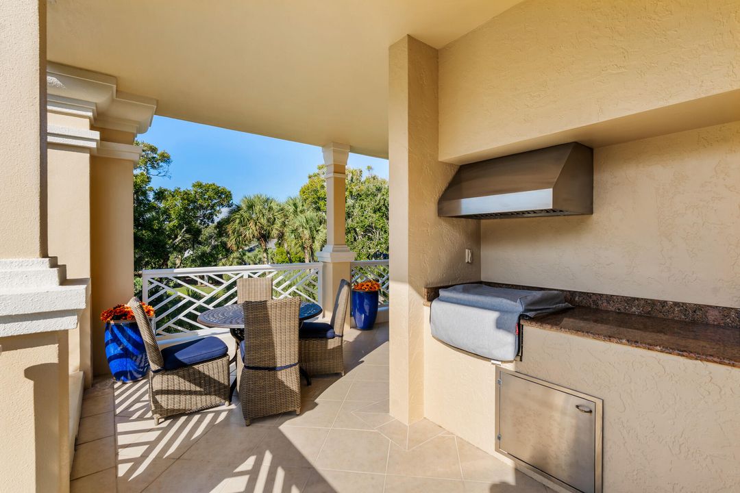 For Sale: $1,050,000 (3 beds, 3 baths, 3081 Square Feet)