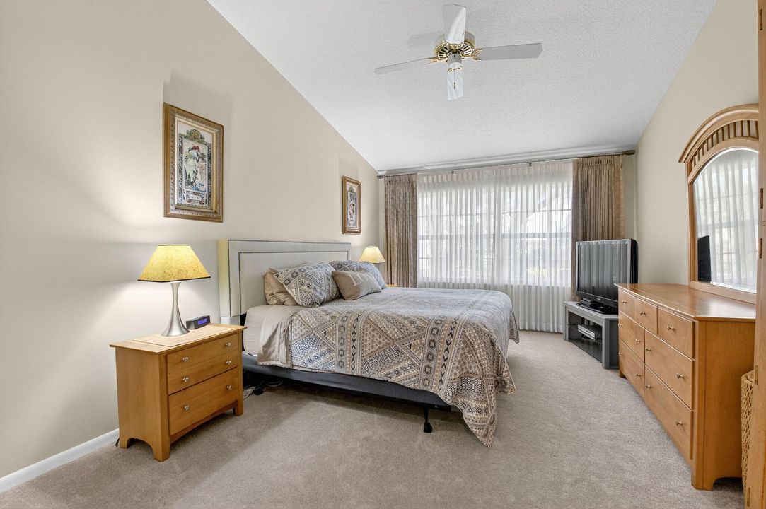 На продажу: $549,000 (2 спален, 2 ванн, 1426 Квадратных фут)