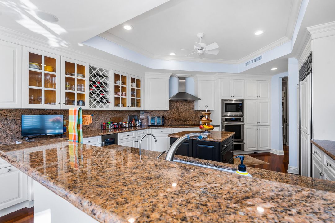 For Sale: $1,050,000 (3 beds, 3 baths, 3081 Square Feet)