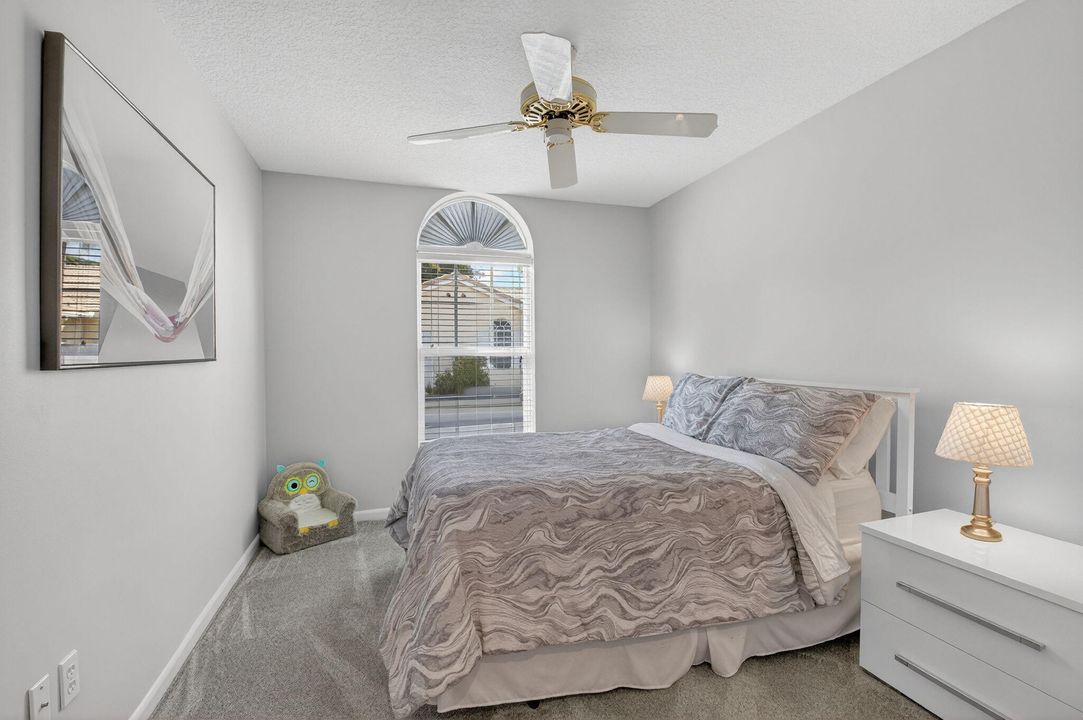 На продажу: $549,000 (2 спален, 2 ванн, 1426 Квадратных фут)