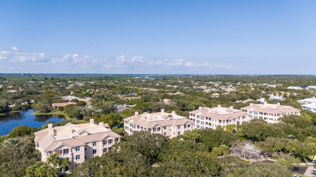 For Sale: $1,050,000 (3 beds, 3 baths, 3081 Square Feet)