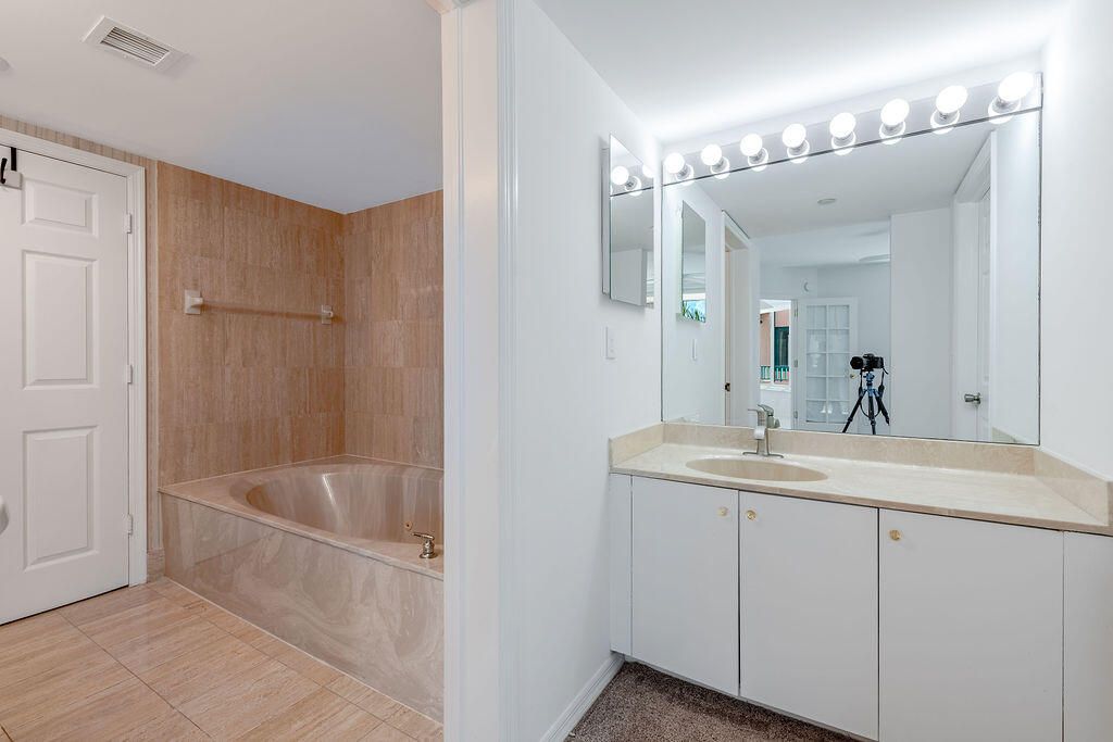 На продажу: $809,000 (2 спален, 2 ванн, 1630 Квадратных фут)