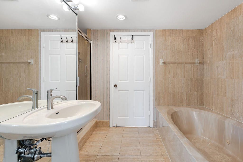 На продажу: $809,000 (2 спален, 2 ванн, 1630 Квадратных фут)