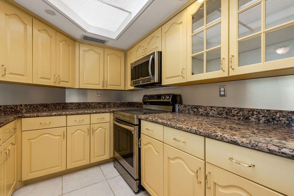 На продажу: $809,000 (2 спален, 2 ванн, 1630 Квадратных фут)