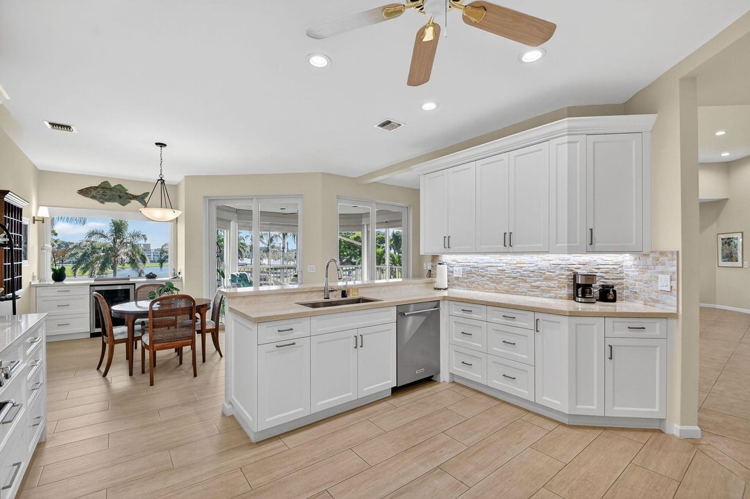 For Sale: $825,000 (3 beds, 2 baths, 3535 Square Feet)