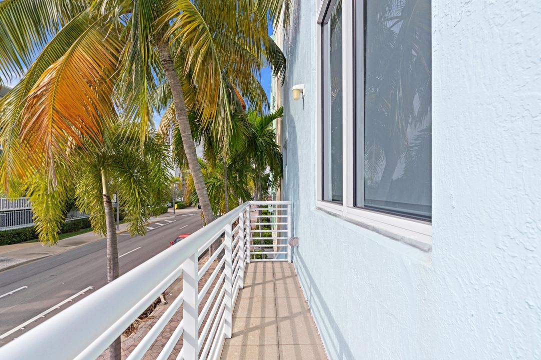 For Sale: $780,000 (2 beds, 2 baths, 2040 Square Feet)