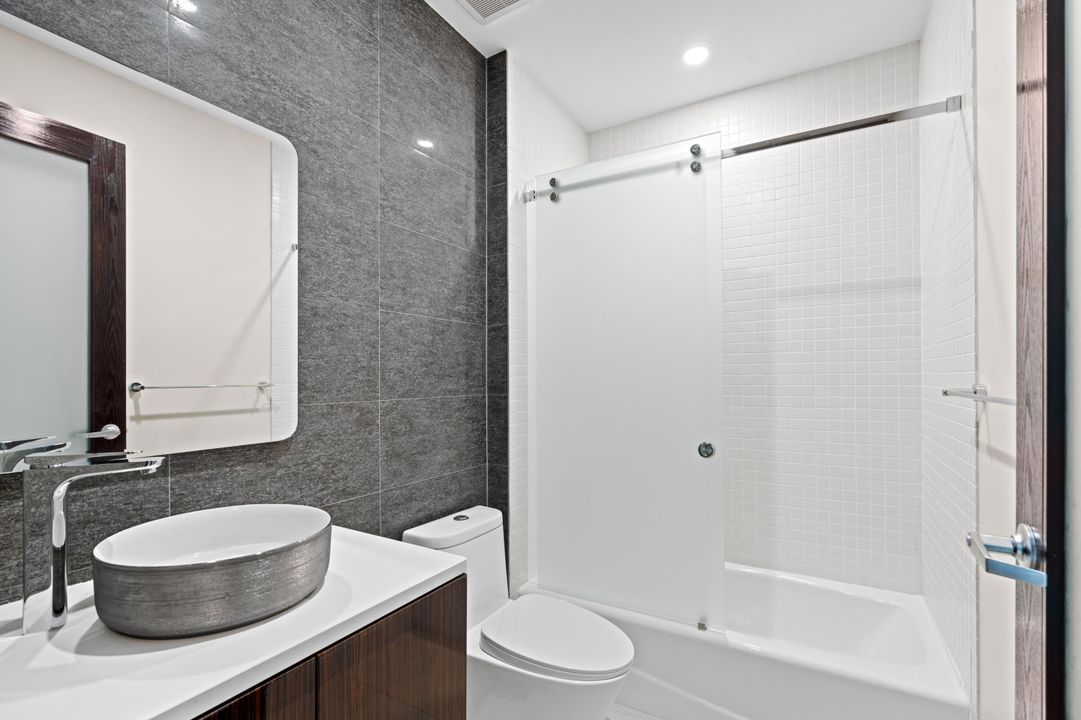 For Sale: $780,000 (2 beds, 2 baths, 2040 Square Feet)