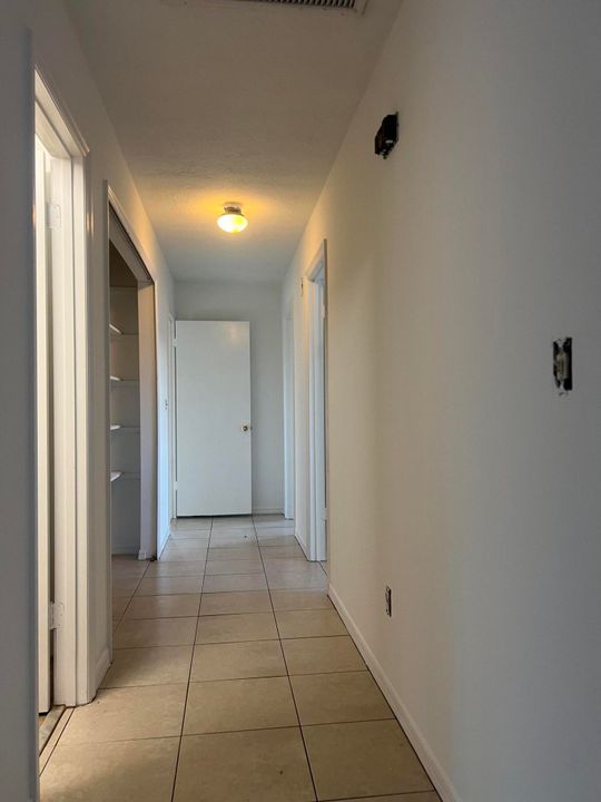 出租: $2,300 (3 贝兹, 2 浴室, 1896 平方英尺)