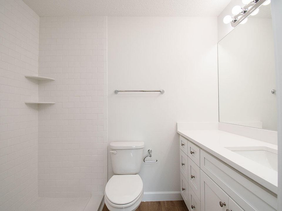 For Sale: $320,000 (3 beds, 2 baths, 1374 Square Feet)