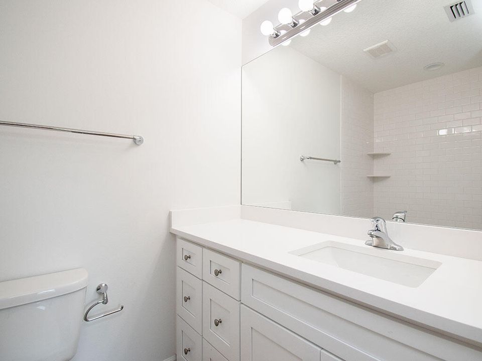 For Sale: $320,000 (3 beds, 2 baths, 1374 Square Feet)