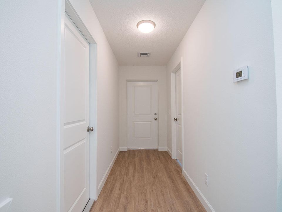 For Sale: $320,000 (3 beds, 2 baths, 1374 Square Feet)