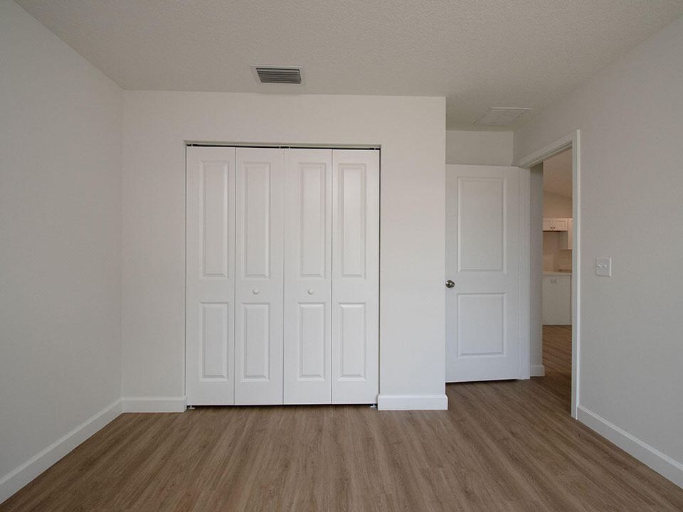 For Sale: $320,000 (3 beds, 2 baths, 1374 Square Feet)