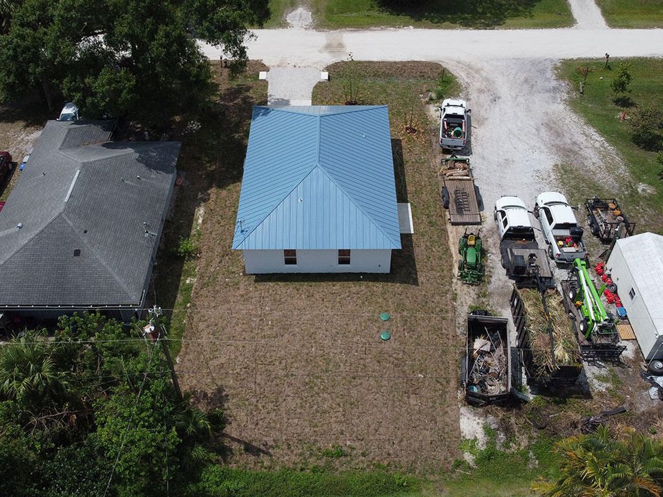 For Sale: $320,000 (3 beds, 2 baths, 1374 Square Feet)