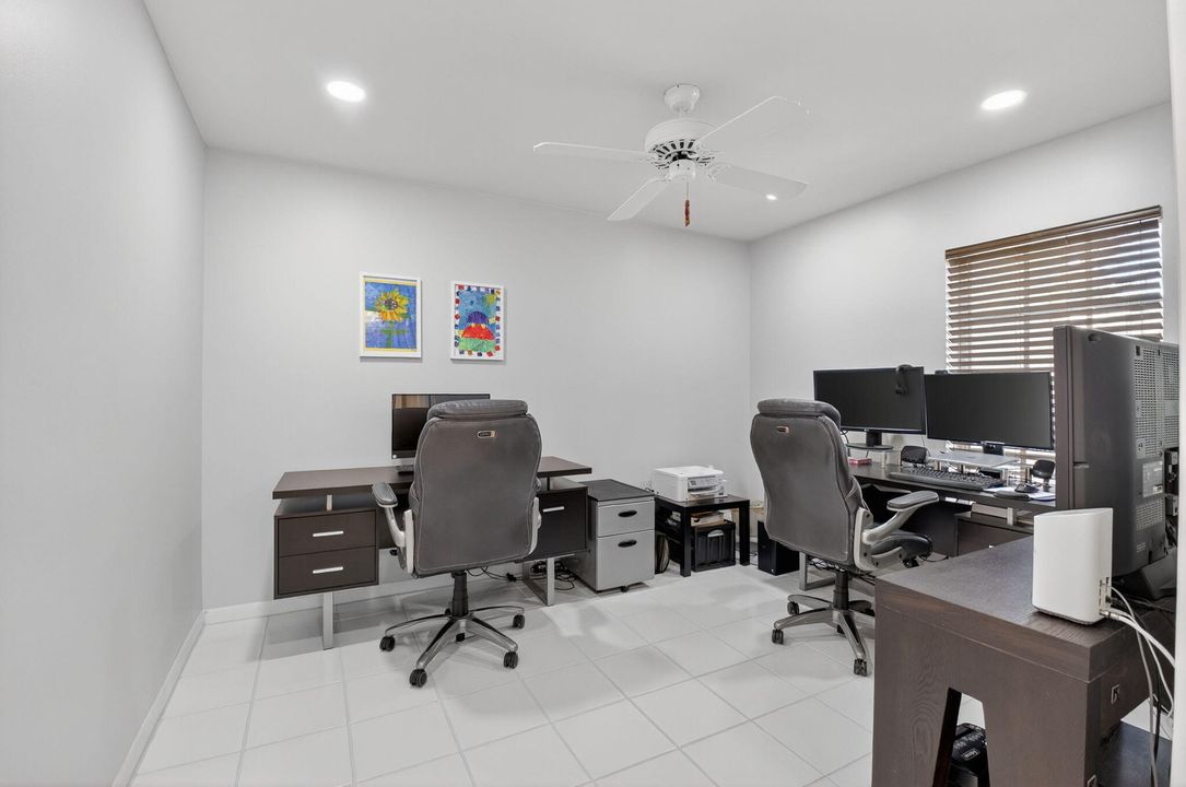 На продажу: $549,000 (2 спален, 2 ванн, 1426 Квадратных фут)