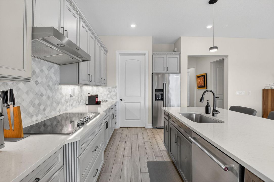 For Sale: $849,000 (3 beds, 2 baths, 2558 Square Feet)