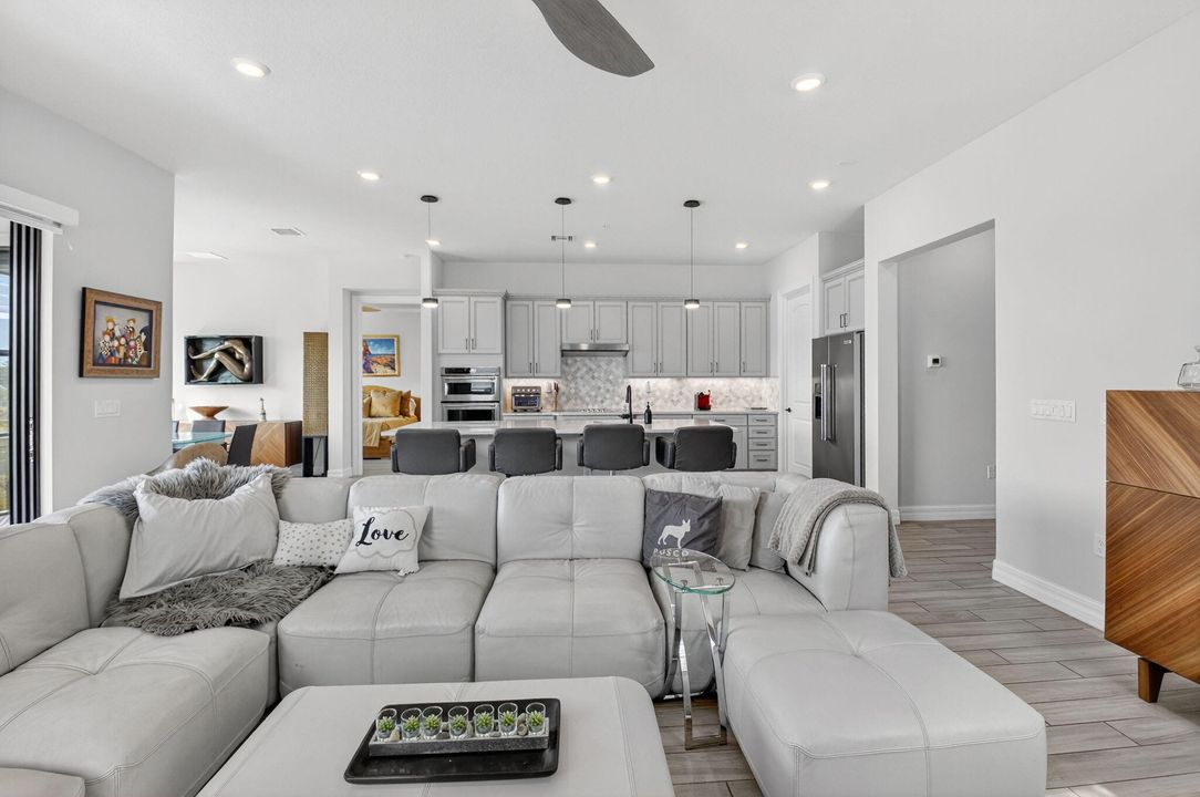 For Sale: $849,000 (3 beds, 2 baths, 2558 Square Feet)