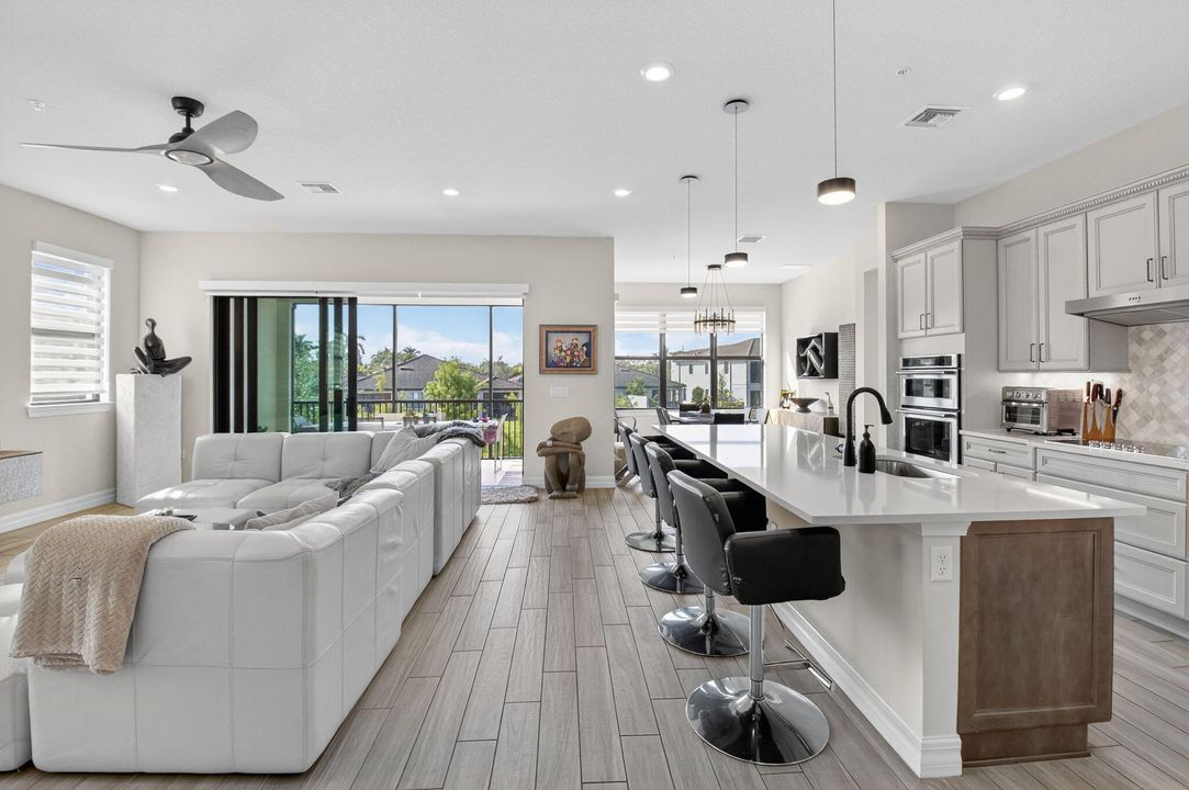 For Sale: $849,000 (3 beds, 2 baths, 2558 Square Feet)