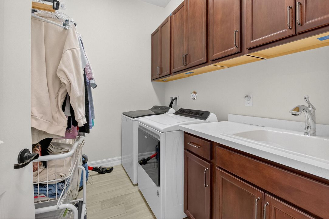 For Sale: $849,000 (3 beds, 2 baths, 2558 Square Feet)