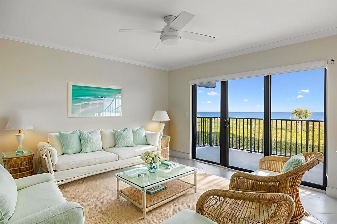 For Sale: $845,000 (2 beds, 2 baths, 1370 Square Feet)