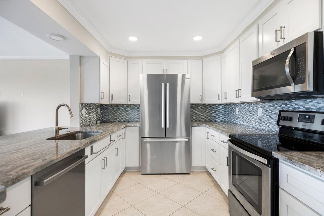For Sale: $845,000 (2 beds, 2 baths, 1370 Square Feet)