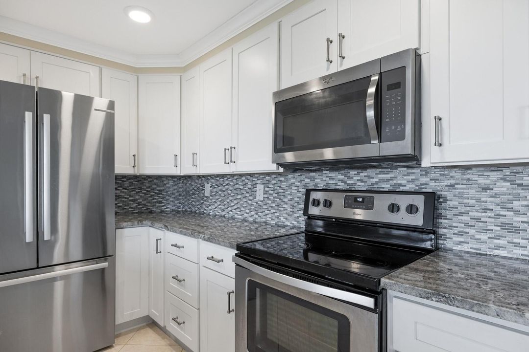 For Sale: $845,000 (2 beds, 2 baths, 1370 Square Feet)