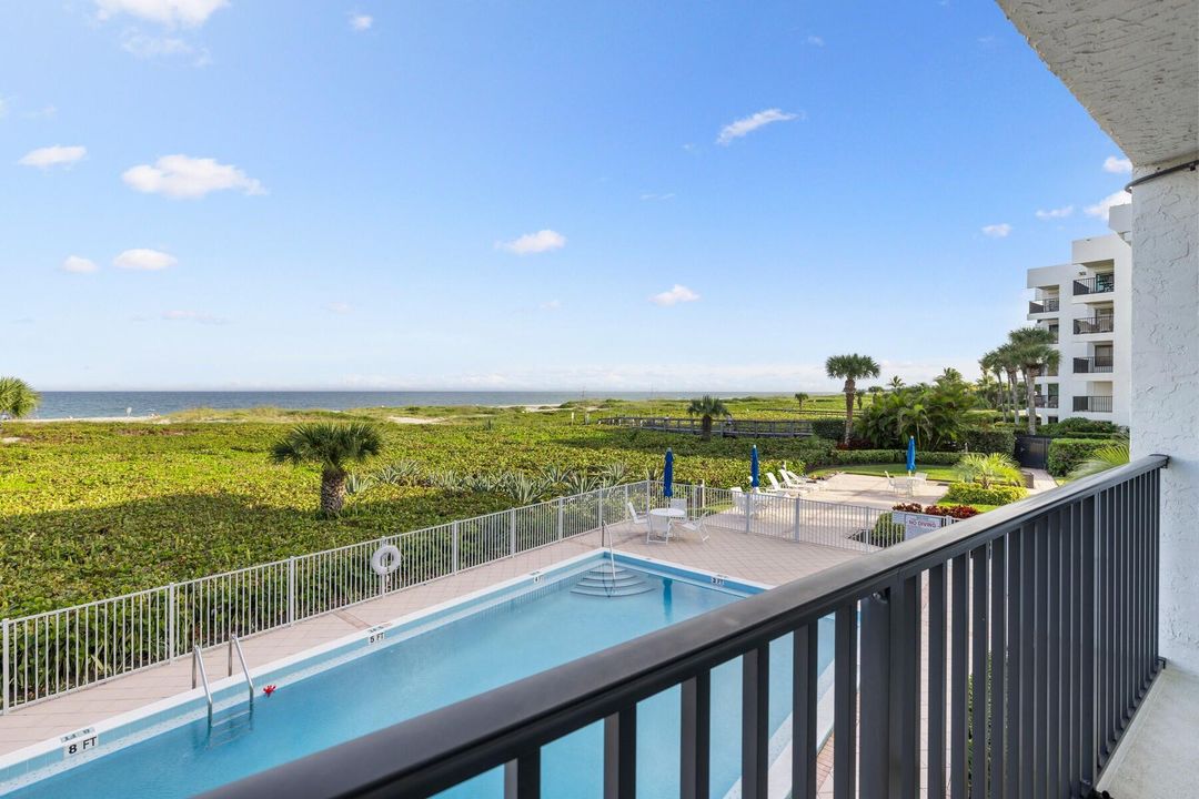 For Sale: $845,000 (2 beds, 2 baths, 1370 Square Feet)