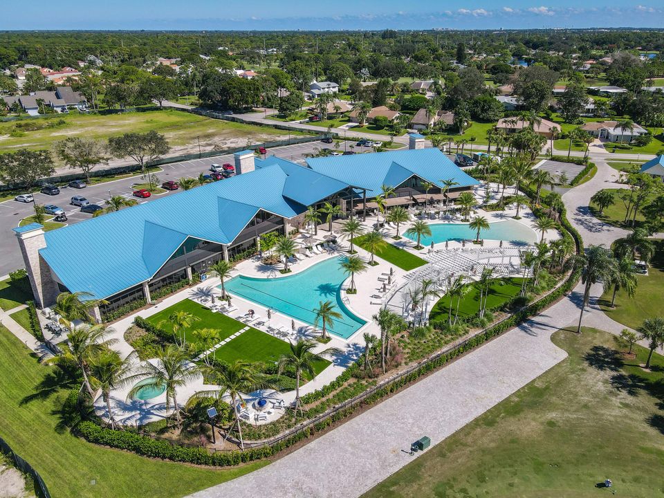 En Venta: $699,000 (3 camas, 3 baños, 2414 Pies cuadrados)