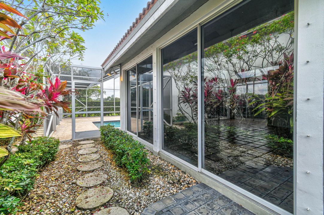 En Venta: $699,000 (3 camas, 3 baños, 2414 Pies cuadrados)