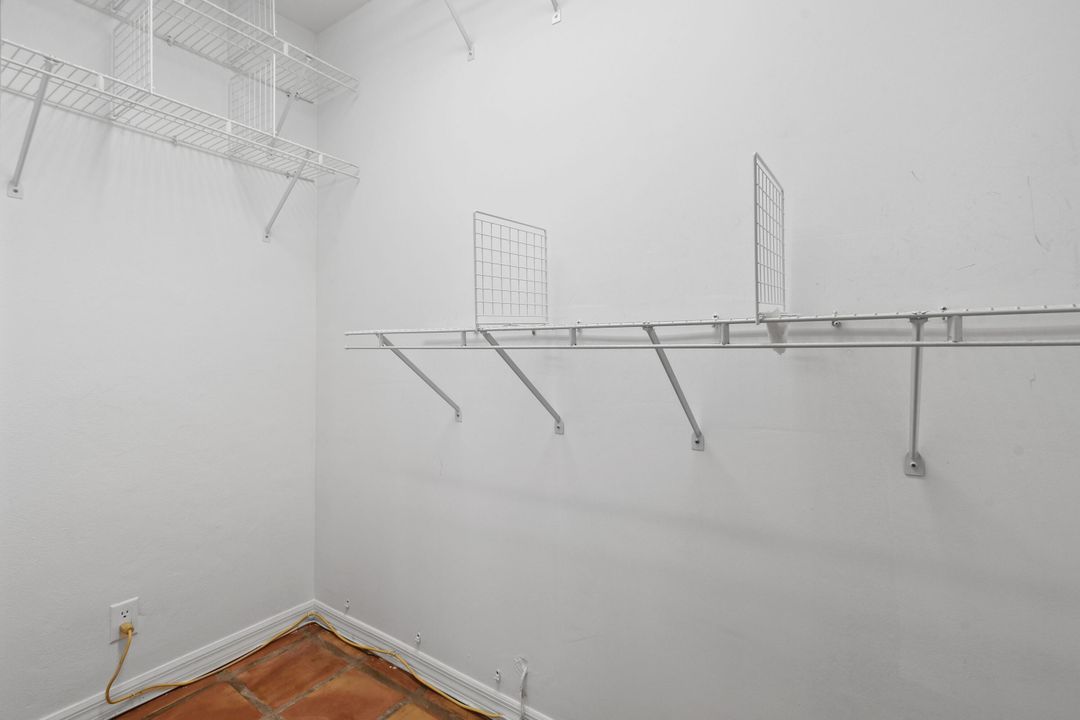 En Venta: $699,000 (3 camas, 3 baños, 2414 Pies cuadrados)