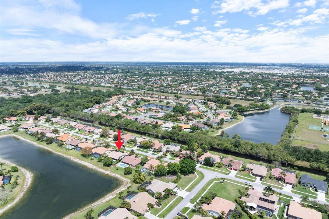 En Venta: $1,195,000 (4 camas, 3 baños, 2617 Pies cuadrados)