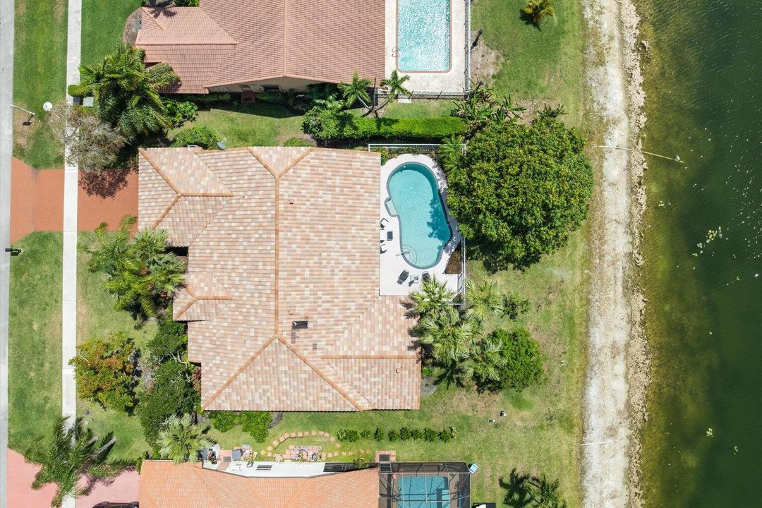 En Venta: $1,195,000 (4 camas, 3 baños, 2617 Pies cuadrados)